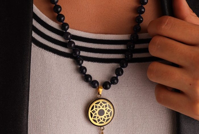 چگونه یک گردنبند می‌تواند استایل شما را دگرگون کند؟